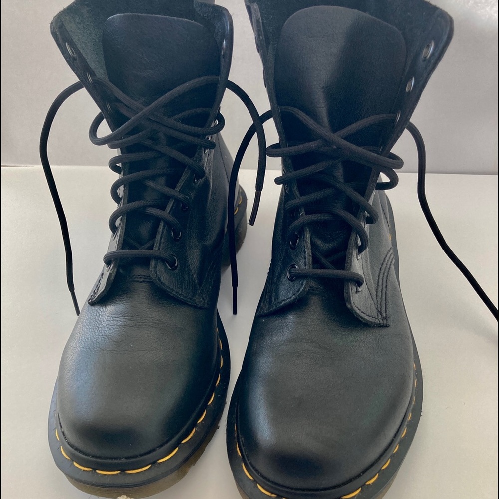 Dr Martens Women’s 1460 Black Nappa Combat Boots Size 9